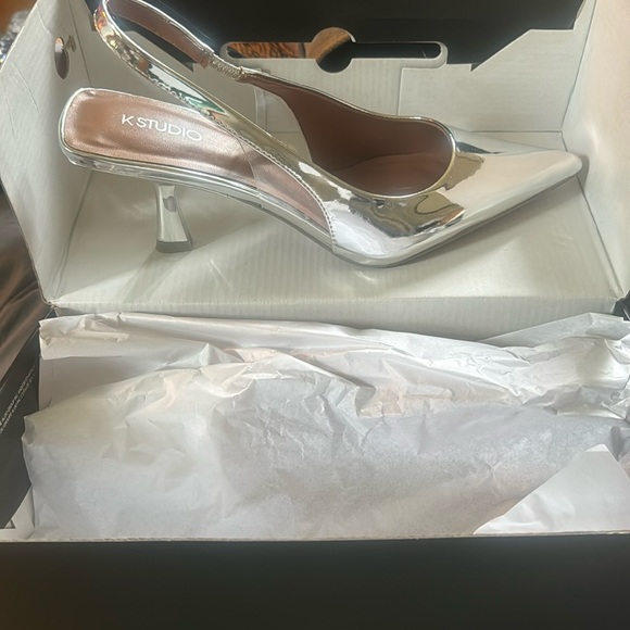 Brand new with box ! 8.5 - Picture 1 of 5